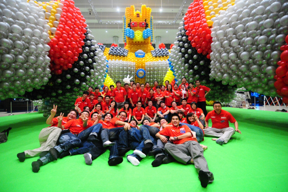 Largest Single Sculpture Made Of Balloons 2012